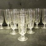 889 5503 Glas på fot